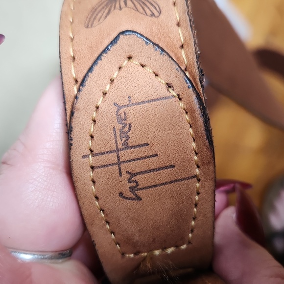 Brown Leather Fish Embossed & Embroidered Leather Belt W/ Solid Brass Buckle 42 - Picture 2 of 9